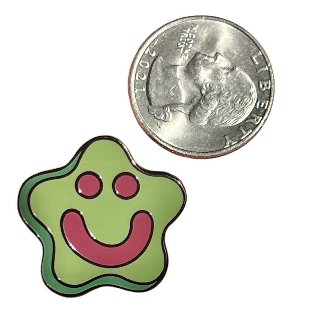 Spongebob Squarepants Smiley Pickle Enamel Pin - Picture 4 of 8
